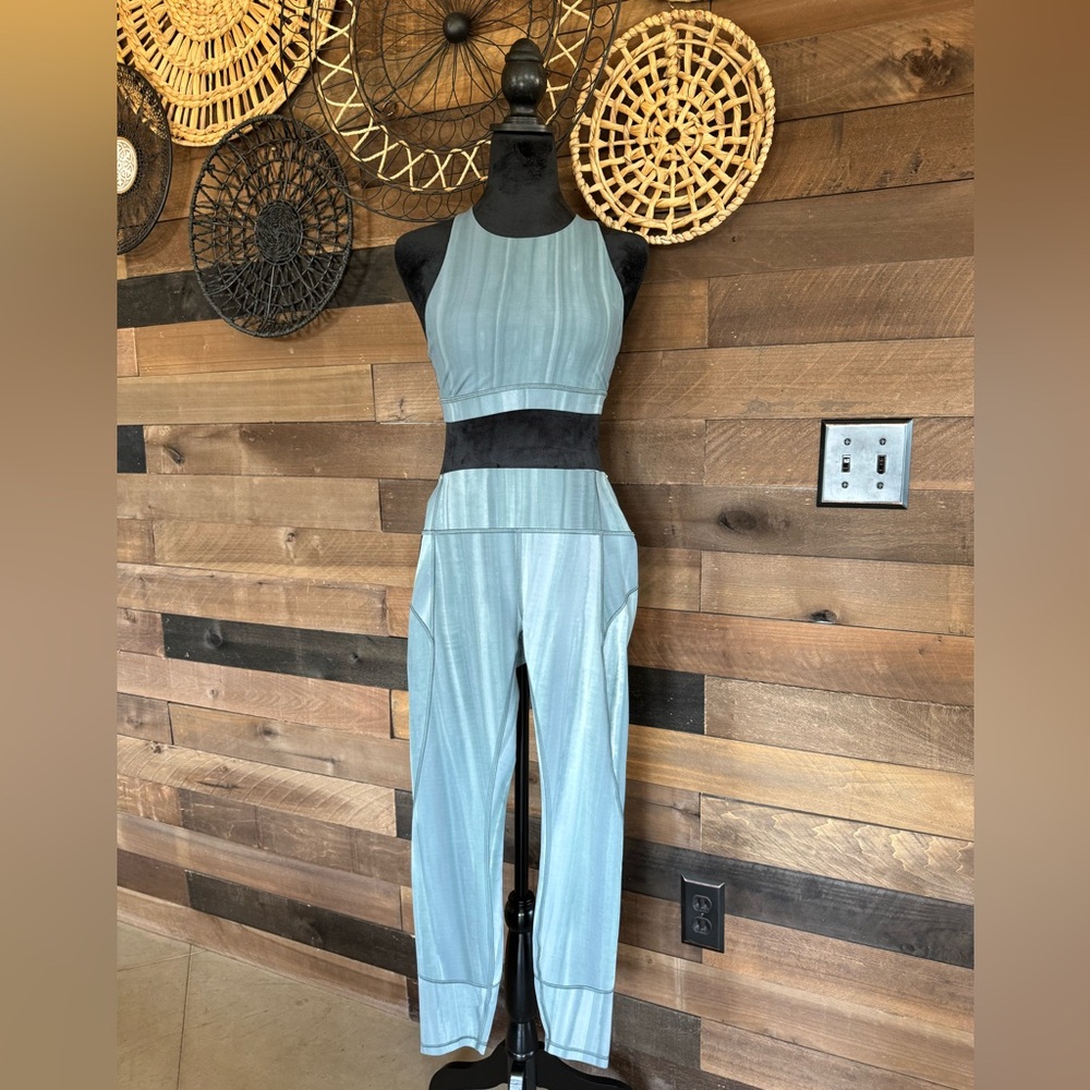 Lululemon Leggings and Sports Bra Set